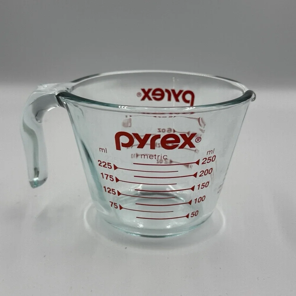 Vintage Pyrex - 1 cup - 8 oz‎ - 250 ml - Glass Measuring Cup w/ Red Lettering A+